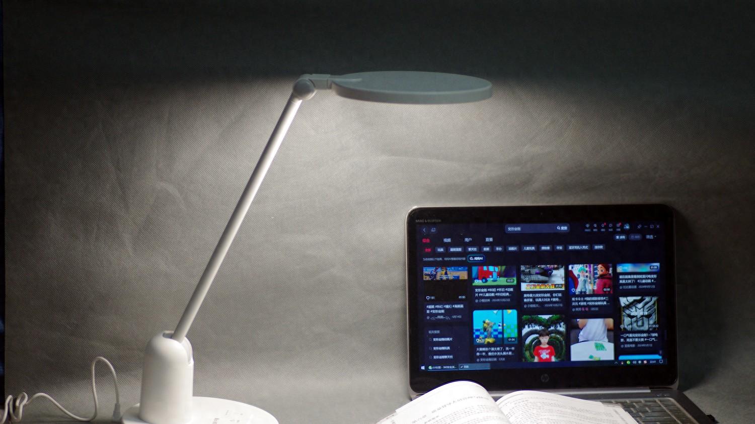卷王登场！书客SKY护眼台灯：不仅护眼，还要“养眼”