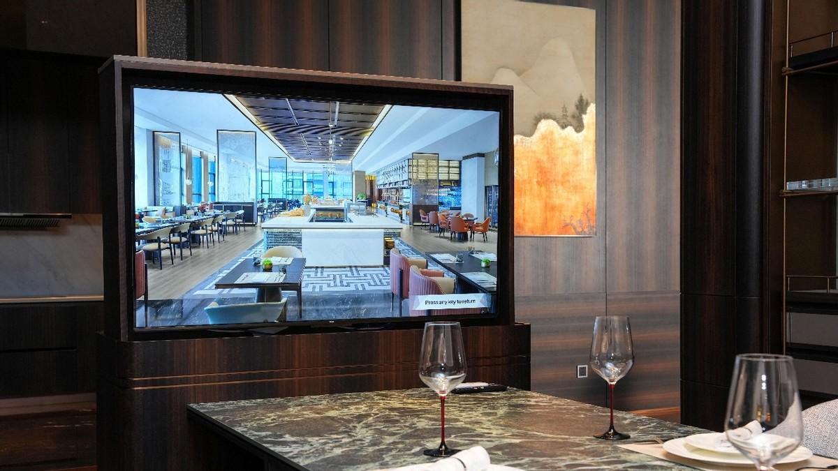 当科技学会“隐形”：智慧酒店打响无感智能升维战