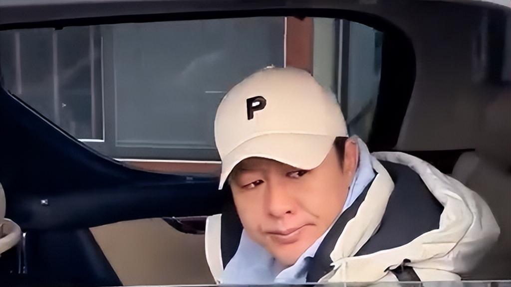 张颂文扔信风波升级！粉丝骚扰辱骂爆料人，代拍忍无可忍晒出实锤