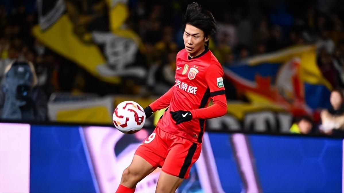 意外！蒯纪闻和李新翔代表上港踢完鲁能的比赛，就会暂时携手离队