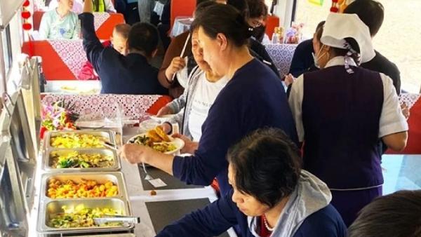 火车餐饮新体验：超值自助餐服务上线