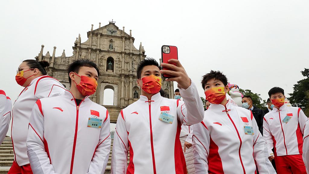 谢思埸克服困难最终站在奥运跳水领奖台的励志故事