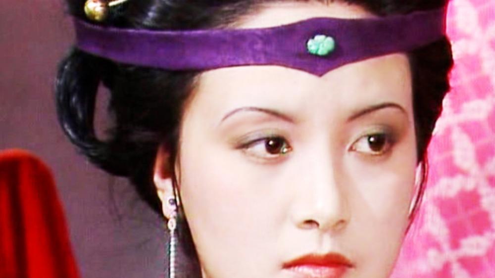 读《红楼梦》：王熙凤为何亲黛玉而远宝钗？