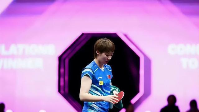 半年5次退赛，王曼昱伤病原因找到，更衣室细节曝光，她不该犯错