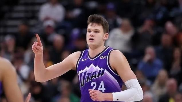 杜兰特25+5+7，布克34+5+4，太阳114-106击败爵士，取得两连胜！