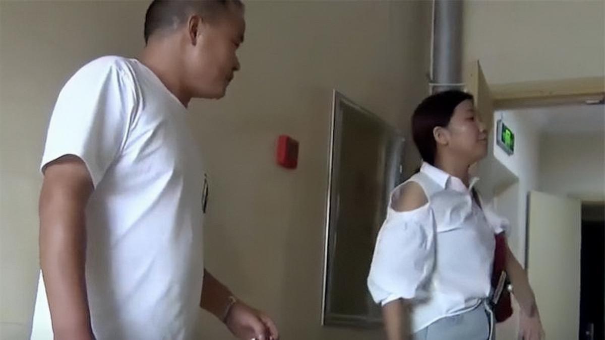 18年男孩考660分，却被继母偷改志愿报技校，父亲暴怒：滚出我家