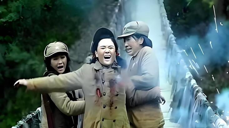 真实战场上，中弹的人能活多久？老兵冷笑一句：别再被电视剧骗了