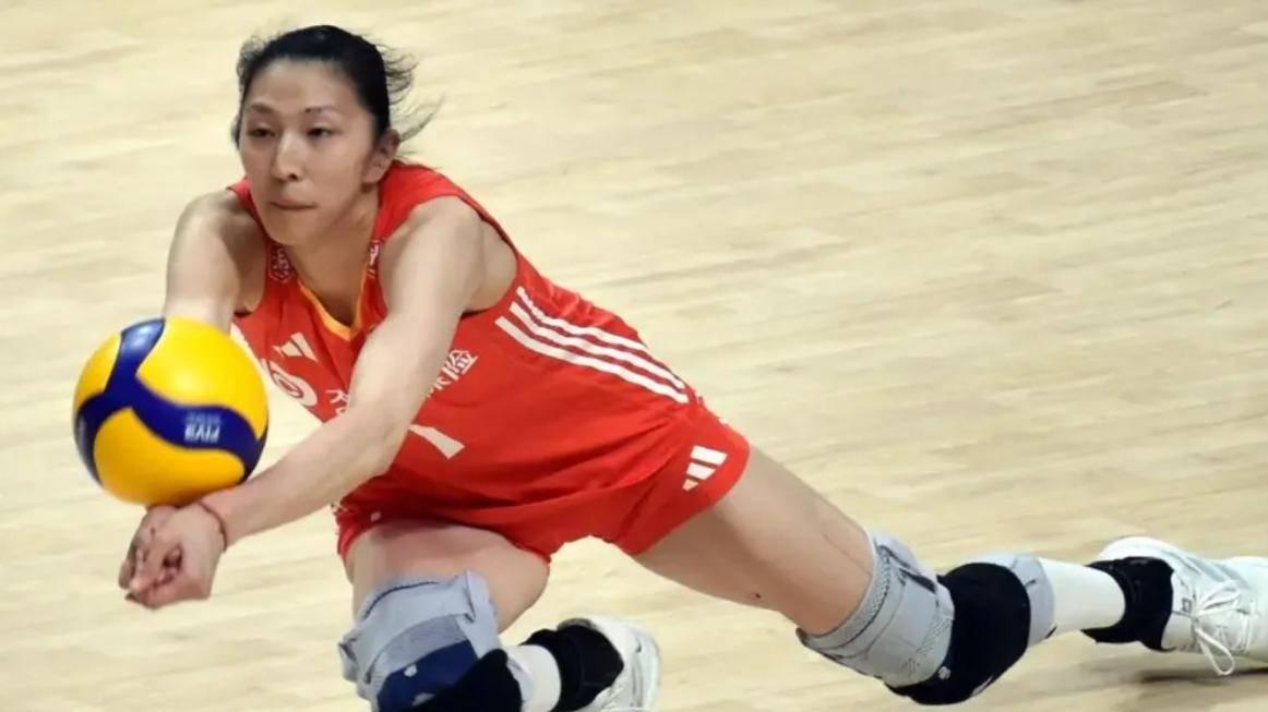 吴梦洁落泪，中国女排出局朱婷却登上热搜，惠若琪揭露输球原因