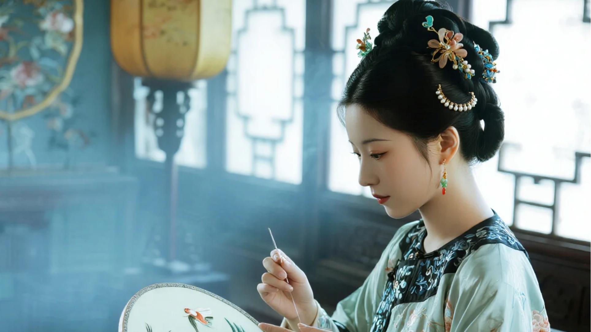 她亲手把发簪递到贵妃掌心，反手一刺，冷宫秒变刑场，反转辣眼！