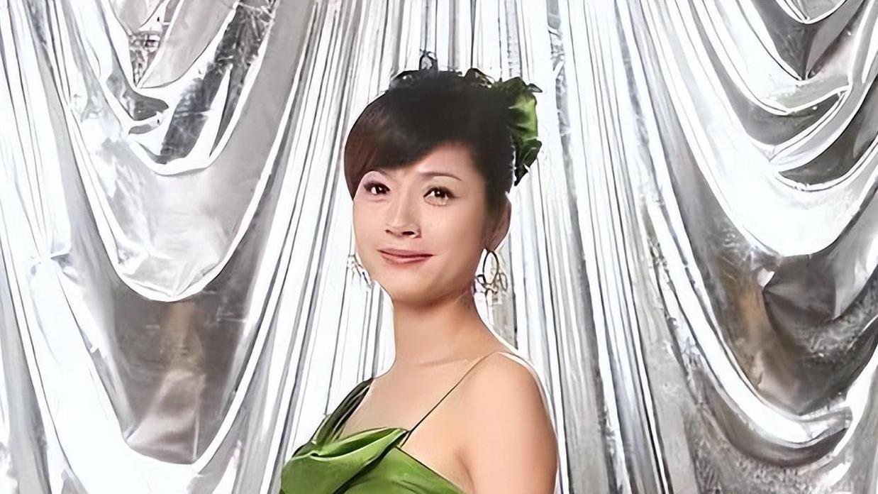 吉雪萍现况：女儿离世5年后，成心理咨询师，3个儿子都随富商老公