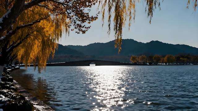 桂雨染红湖山色，宋风漫卷钱塘秋 —— 杭城秋日漫游札记
