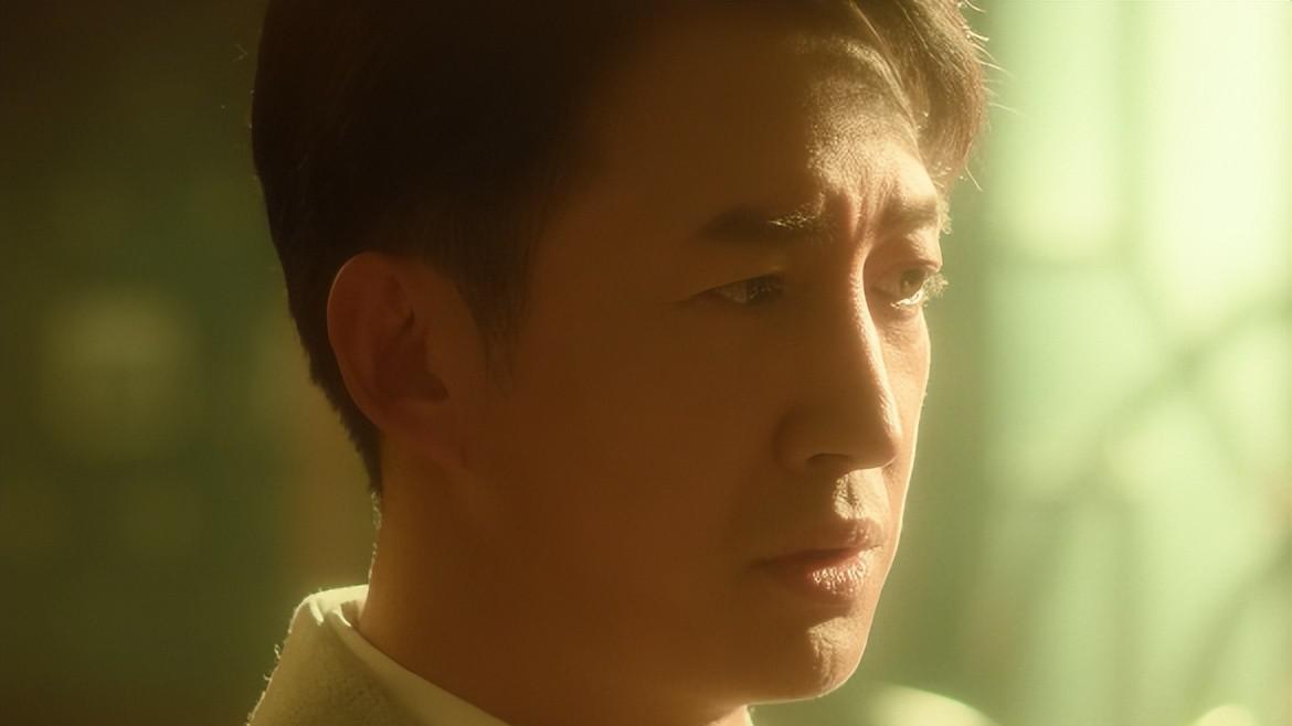 剧情漏洞数不过来，主角全员降智，《追风者》也能叫谍战？