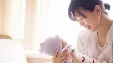 宝宝喜欢妈妈抱：一场关于母婴依恋的"秘密行动"