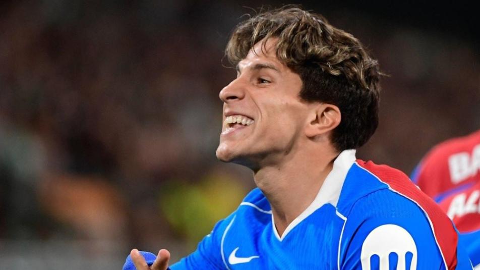 小西蒙尼轰入世界波+全场最佳！另一镜头显示：他与小蜘蛛很默契