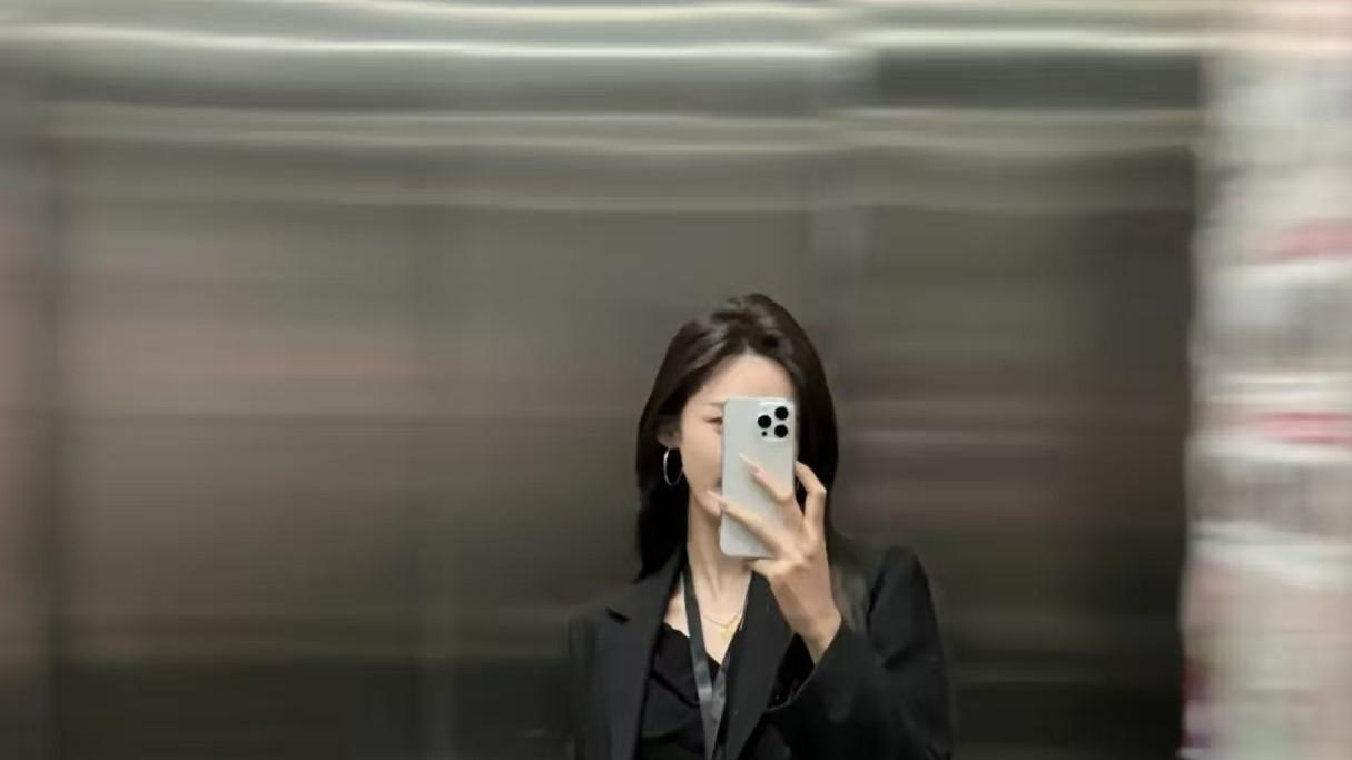 请用老公的口吻跟我说一句话，让我体验下婚后生活
