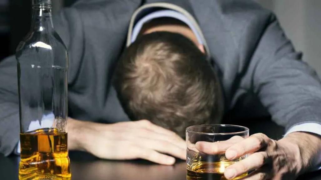 济南：醉酒男子内急闯入某教育机构上厕所，万万没想到，直接赔了6348元！