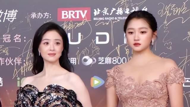 28岁关晓彤被42岁蒋欣碾压了，差距一目了然，网友：这对比太绝了