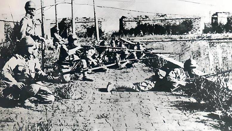 恩将仇报：日本发生大地震后中国驰援7亿，日本却屠杀中国人泄愤