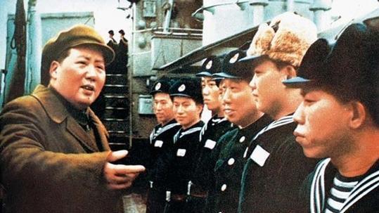 毛主席的用人智慧：让晕机的当空军司令，让晕船的当海军司令！