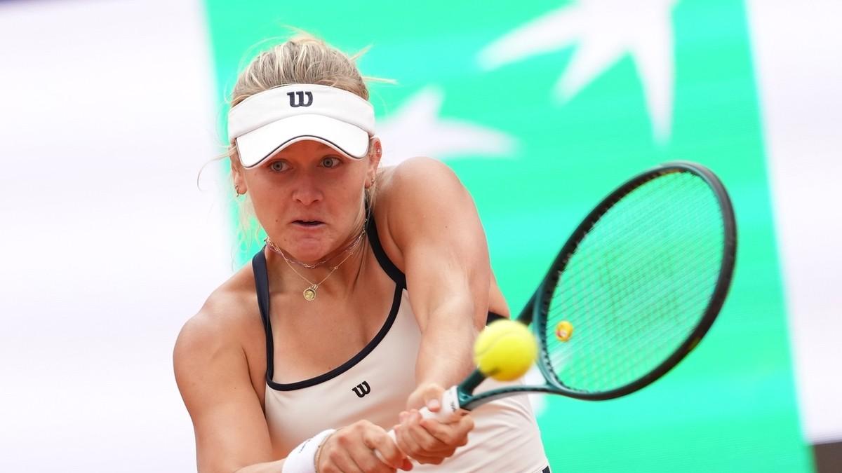 一场2-0！大黑马惨遭逆转，首个女单决赛出炉，郑钦文苦战被淘汰