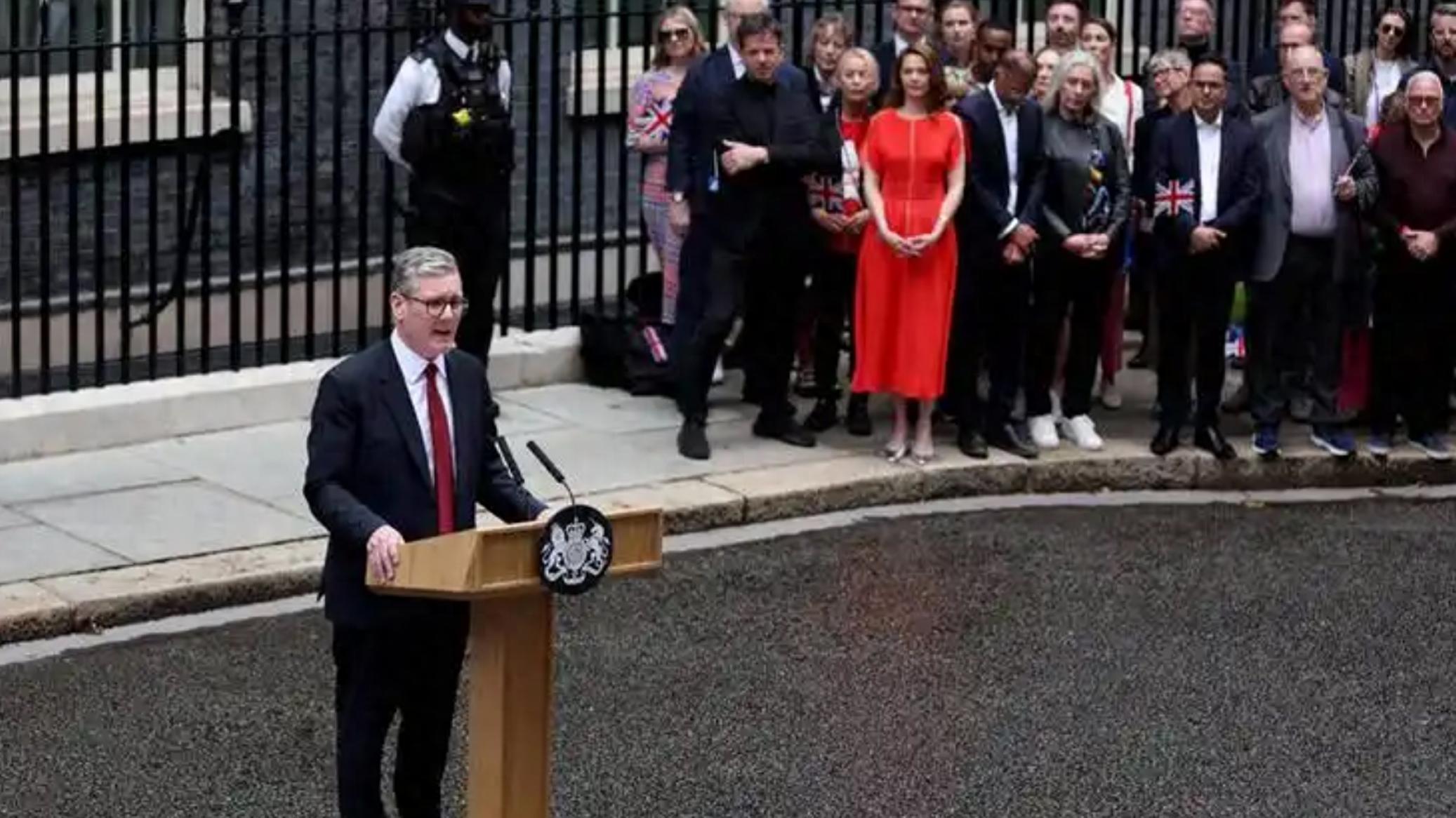 西方37国联盟围堵俄罗斯，乌克兰危机步入最危险时刻