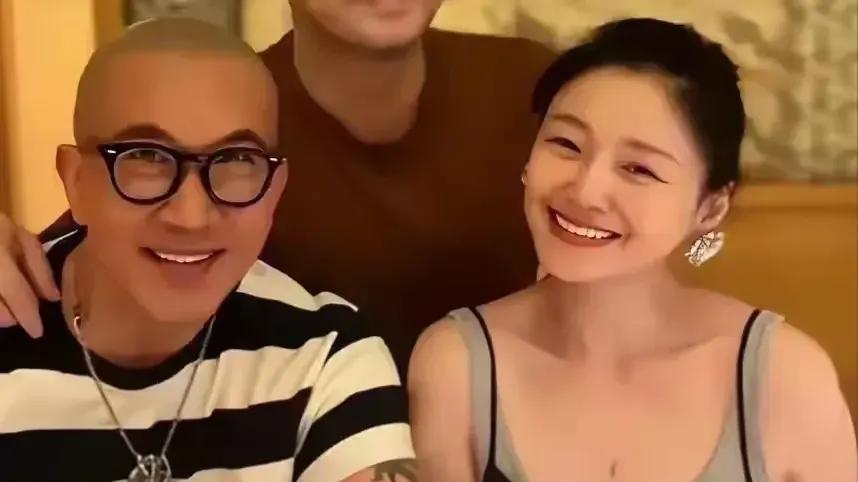 具俊烨遗产风波引争议



具俊烨摊上大事了！巨额财产分配引来S妈炮轰，这瓜吃得