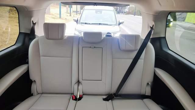 试驾完锐胜M8，感觉有些售价三四十万的MPV，都在漫天要价