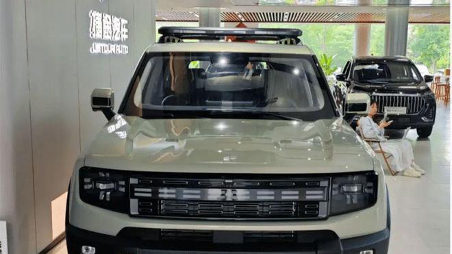 “方盒子”硬派SUV，配智能四驱，完胜坦克300，20万档次仅售12多