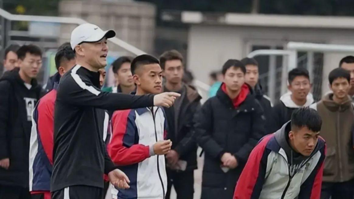 与孙继海有仇？名记澄清：自媒体炒作 我质疑的是足协 无个人恩怨