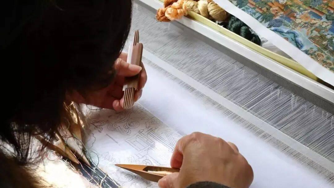 丝缕上的风雅颂：相城缂丝的慢捻风华