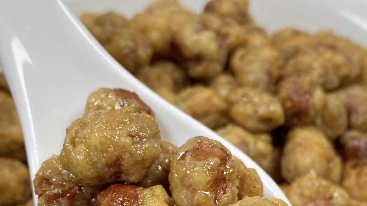 挂霜花生米，香甜酥脆，甜而不腻！