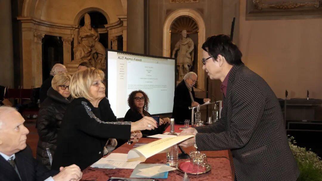 中国诗人雁西荣获第42届意大利佛罗伦萨文学与艺术奖诗歌奖