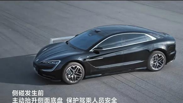 比亚迪仰望U7亮相，全数字底盘技术革新，重塑豪华轿车驾控体验