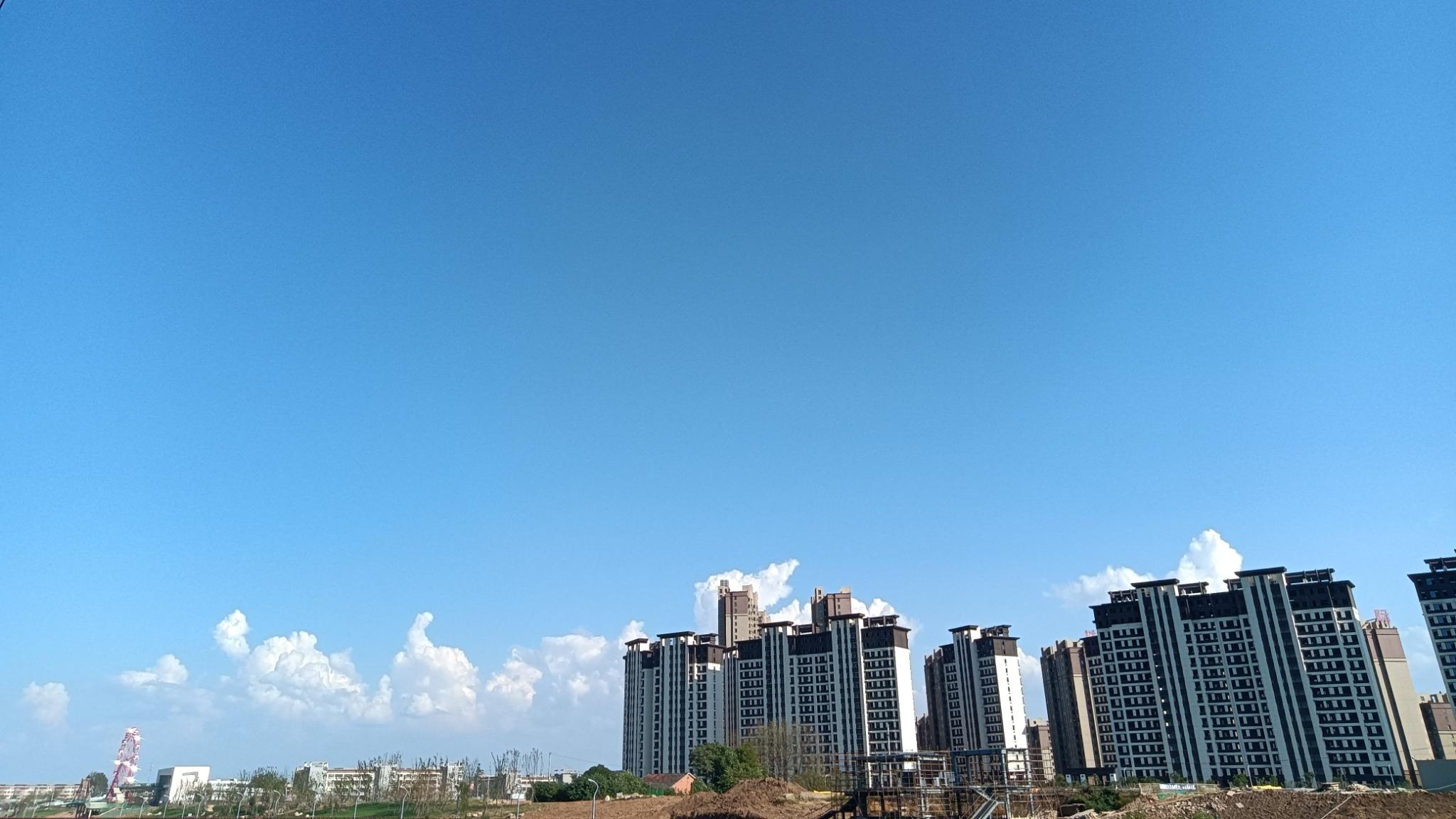 虽然中级三个档次间的岗位工资差距不是很大，但也不能总是最低档