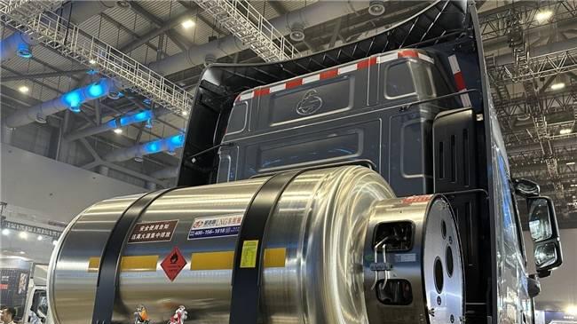 国四至高补11万，选乘龙HK LNG牵引车高效创富正当时