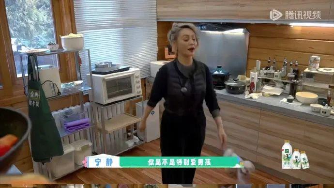 朱丹再次登上热搜，一点也不意外。