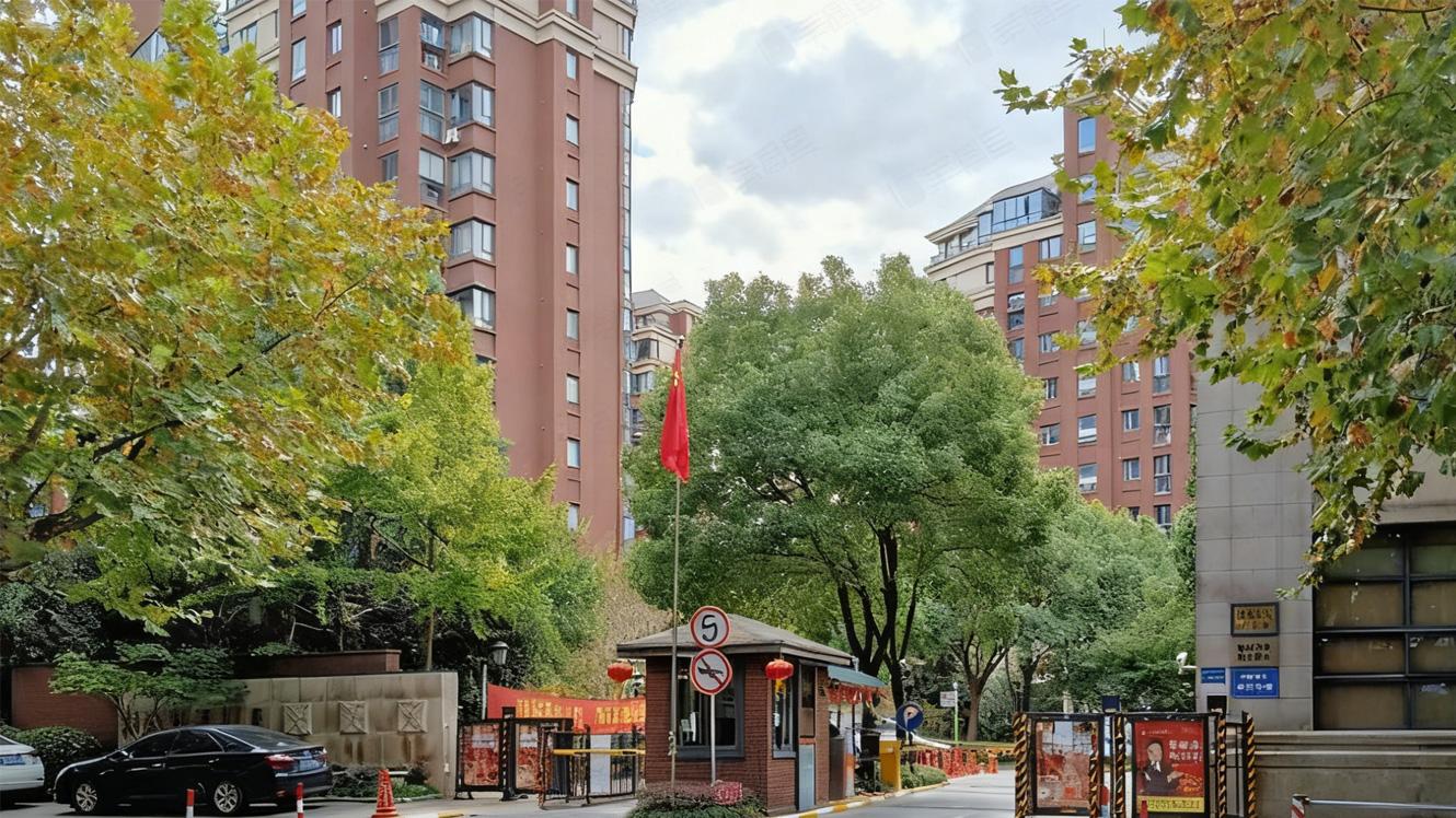 133m²普通炉，采暖月均600元——雅克菲上海碧云新天地暖气片案例