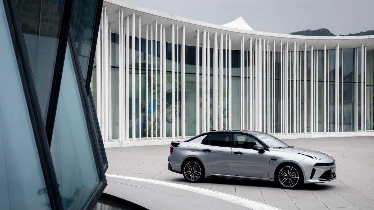 不止运动！第三代领克03用“性能亦智能”圈粉，值得买