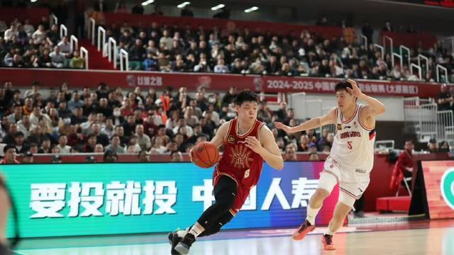 27分12助，郭艾伦打疯了，广州险造大冷门，张宁19+6立大功