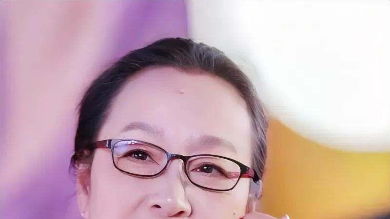 昔日影后奚美娟，颁奖礼上黯然神伤为哪般？