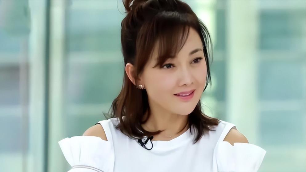 一条动态，引发牛莉婚变猜测，工作人员的回应，可谓是峰回路转