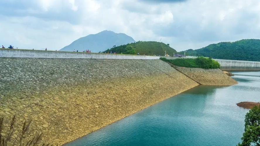 水库水质监测系统：实时感知与智能管控