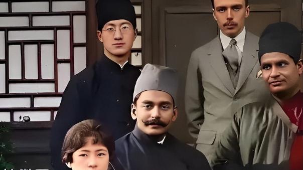 百年绝恋！哲学泰斗终身不娶竟为守他人妻，墓园隐秘曝光全网破防