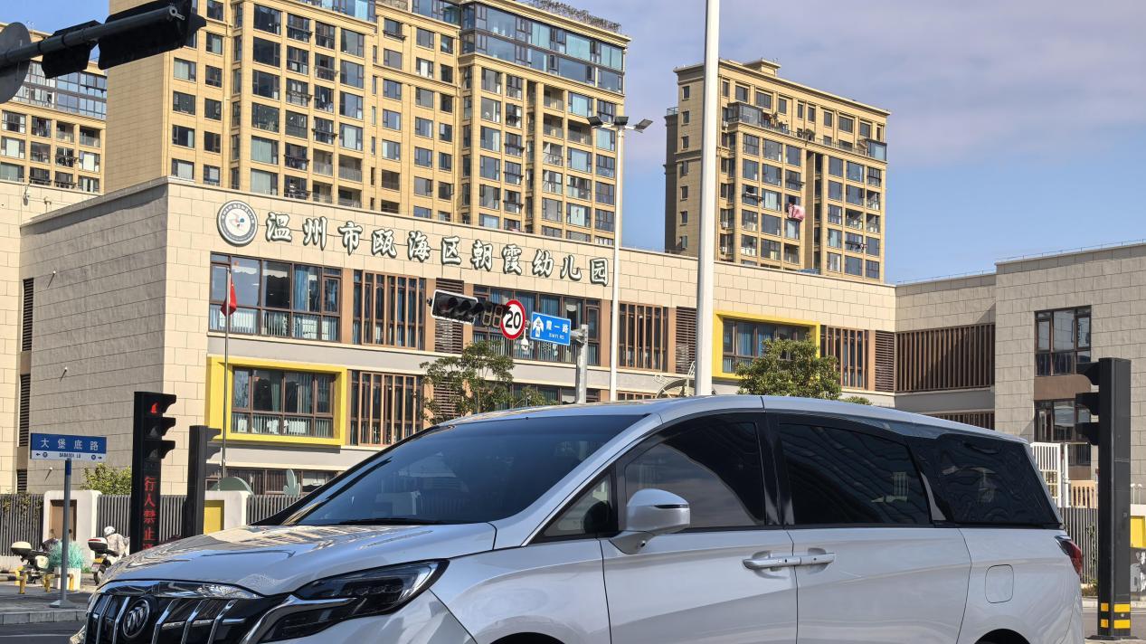 20万出头拿下21款别克GL8，9AT+大六座，宜商宜家
