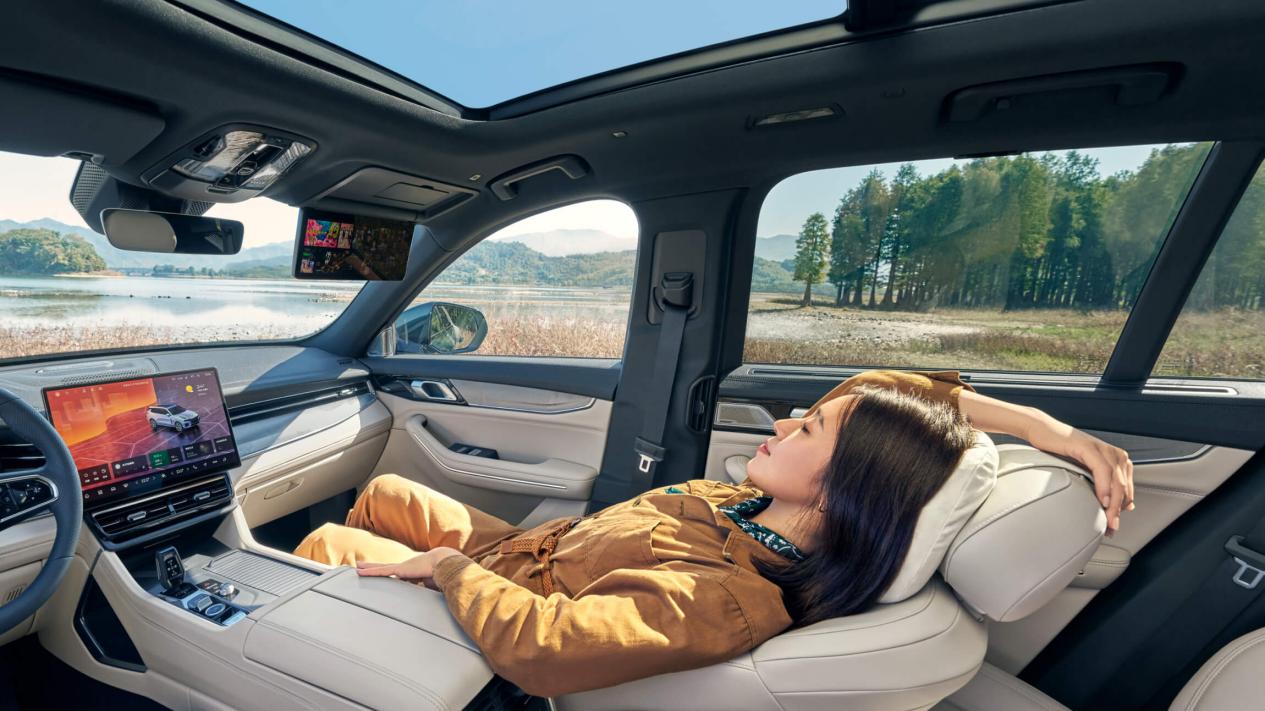 大五座SUV告别“奶味”，领克09 EM-P四驱Max凭实力出圈