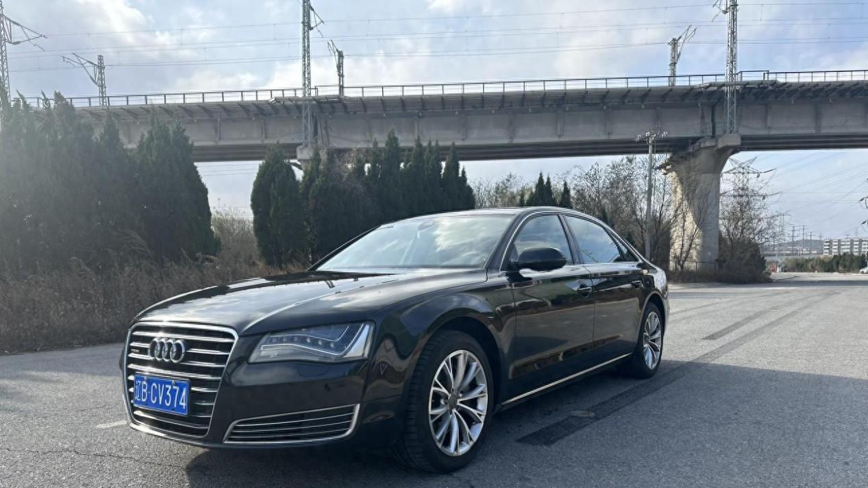 15万体验D级车魅力，2013款奥迪A8L，气场依旧在线