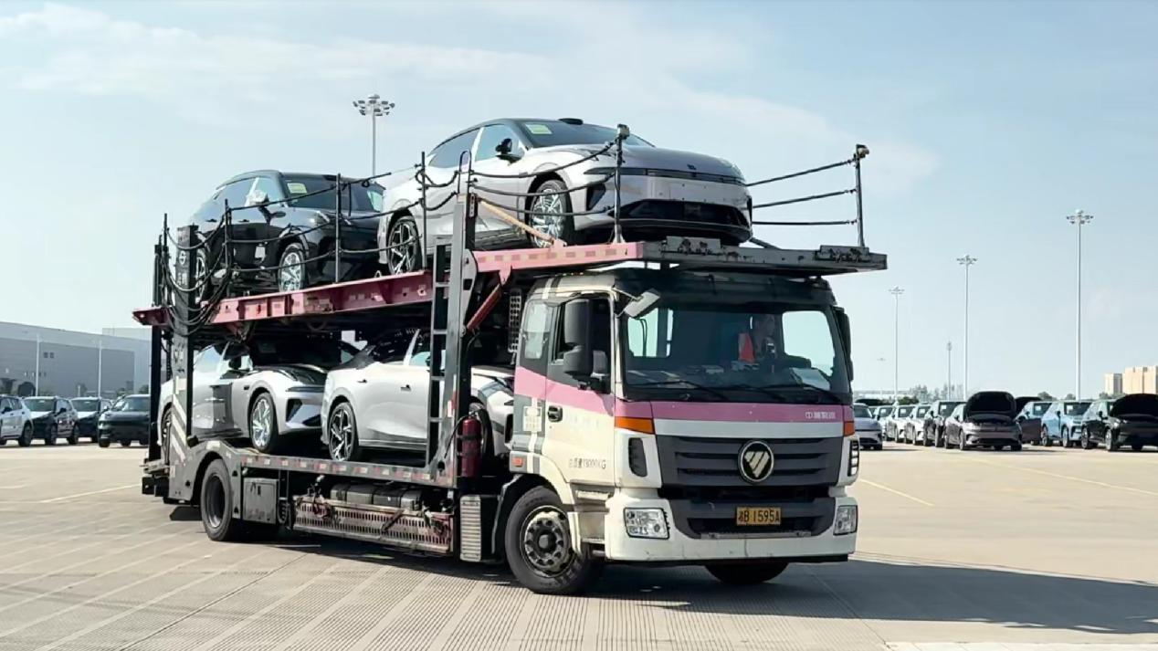 年轻人选车不纠结！全新领克 07 EM-P 颜值实力都在线