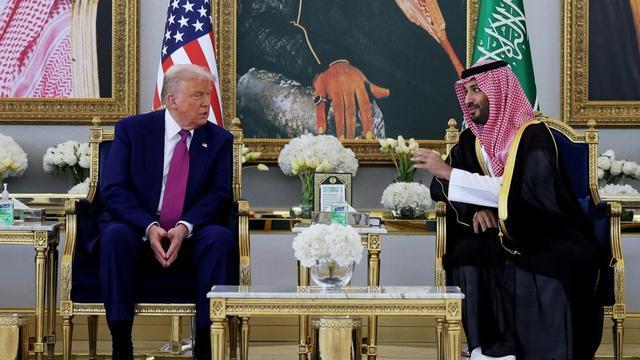 谈判结果出炉，不到24小时，特朗普在沙特拿到1420亿美元军购订单