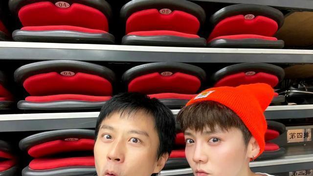 好家伙！鹿晗全平台禁止关注，工作室回应暴露真相，曾醉酒直播