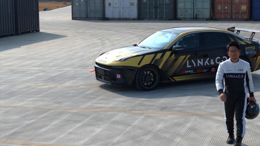 全新领克03CUP EVO，赛车登场2025领克杯城市竞速赛燃擎开启